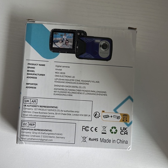 Waterproof Digital Camera - Picture 3 of 4